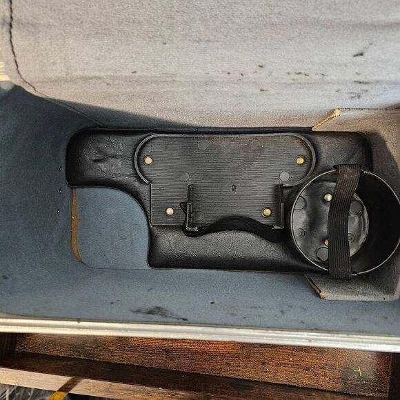 Unbranded Large Black Hard Shell Vintage Leather Camera Case / Holder w/ Strap - Picture 6 of 9